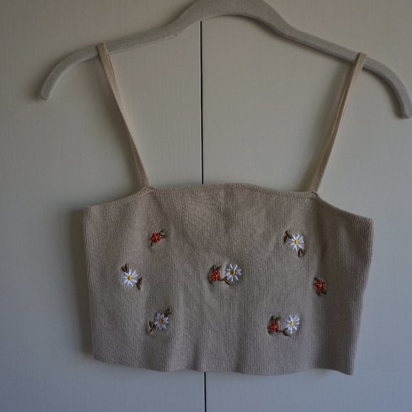 Forever 21 Tops - Knit-Style Floral Crop Top